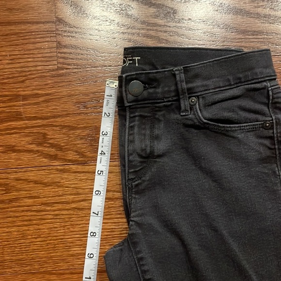 ANN TAYLOR LOFT MODERN STRAIGHT stretch black wash jeans 5 pocket size 27 / 4 - Picture 7 of 9